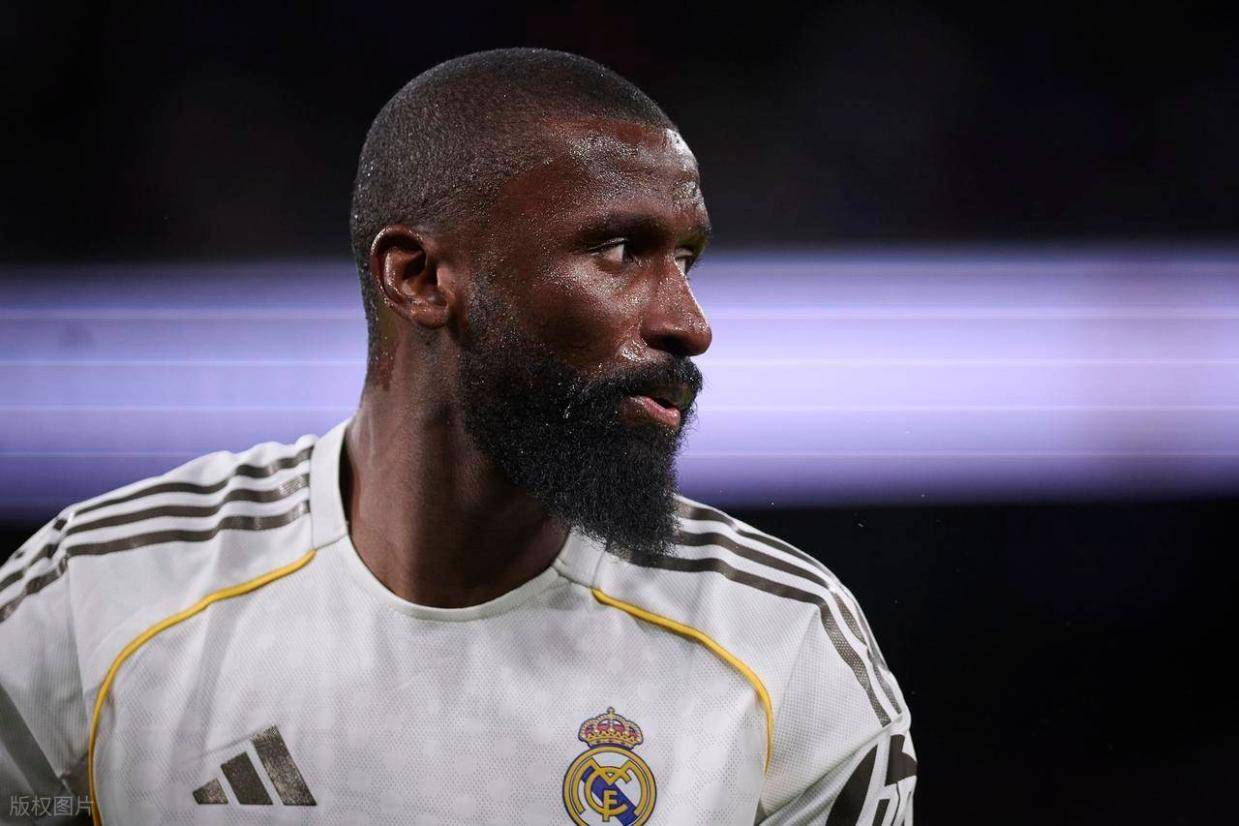 从领先2分到落后4分！皇马一周内崩盘，西甲争冠主动权拱手相让